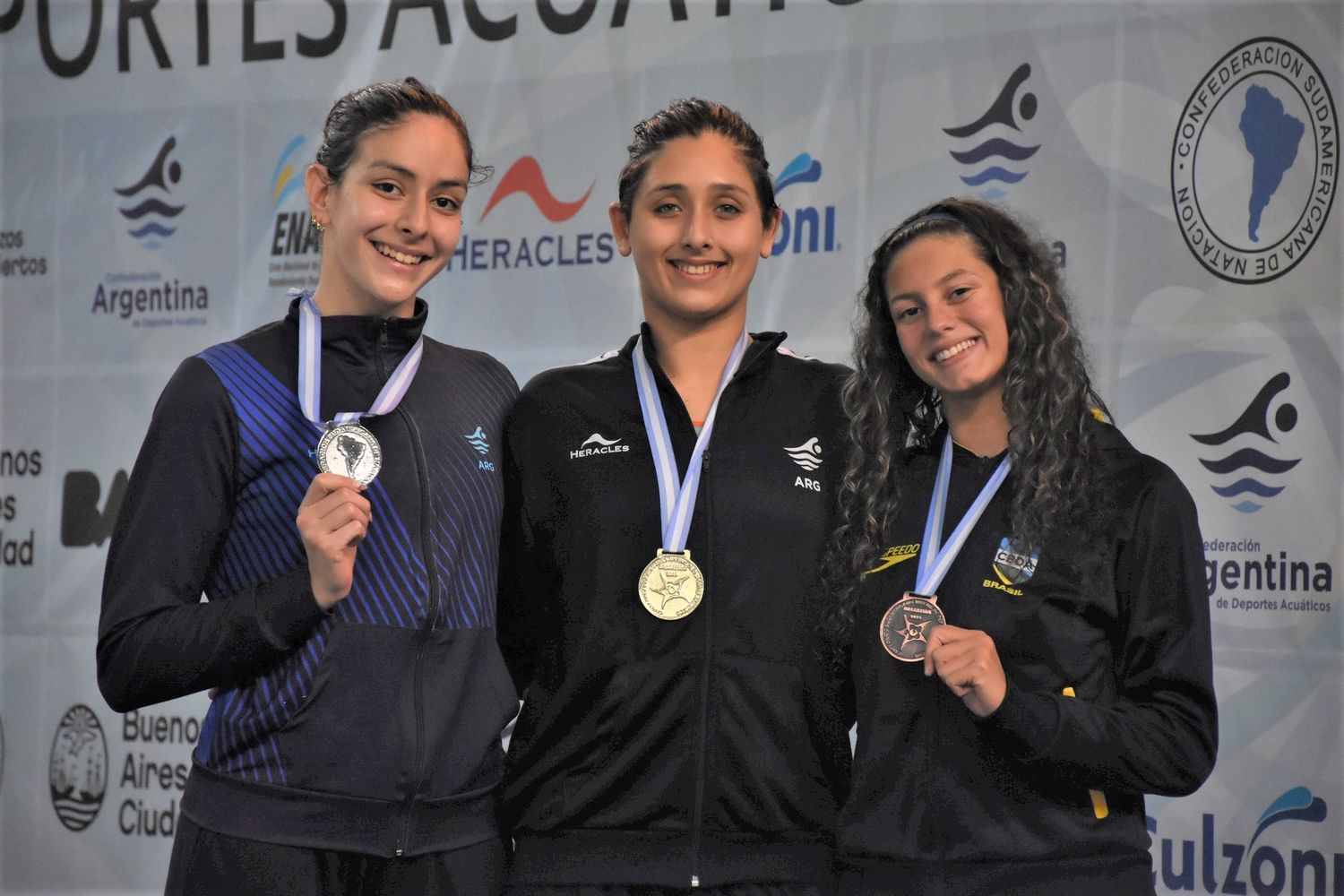 Malena obtuvo plata en los 200m libre.