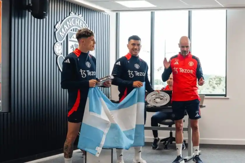 Lisandro Martínez y Alejandro Garnacho recibieron un reconocimiento en Inglaterra tras ganar la Copa América con Argentina