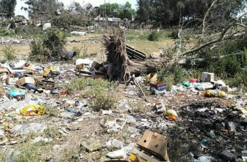 Presentan amparo para que se clausure una cava donde se arroja basura