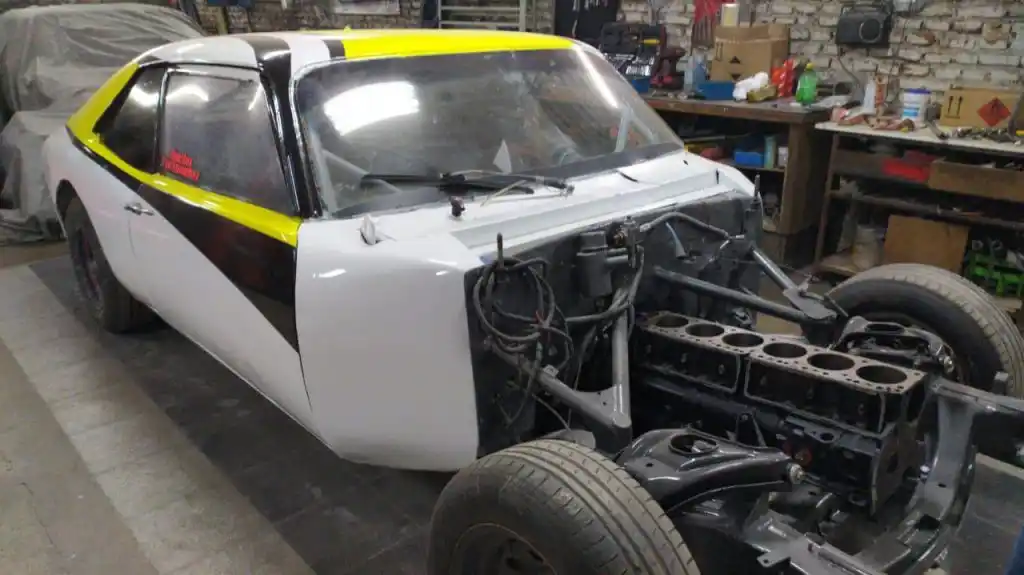 “Nacho” Fernández prepara una Chevy con nueva estética