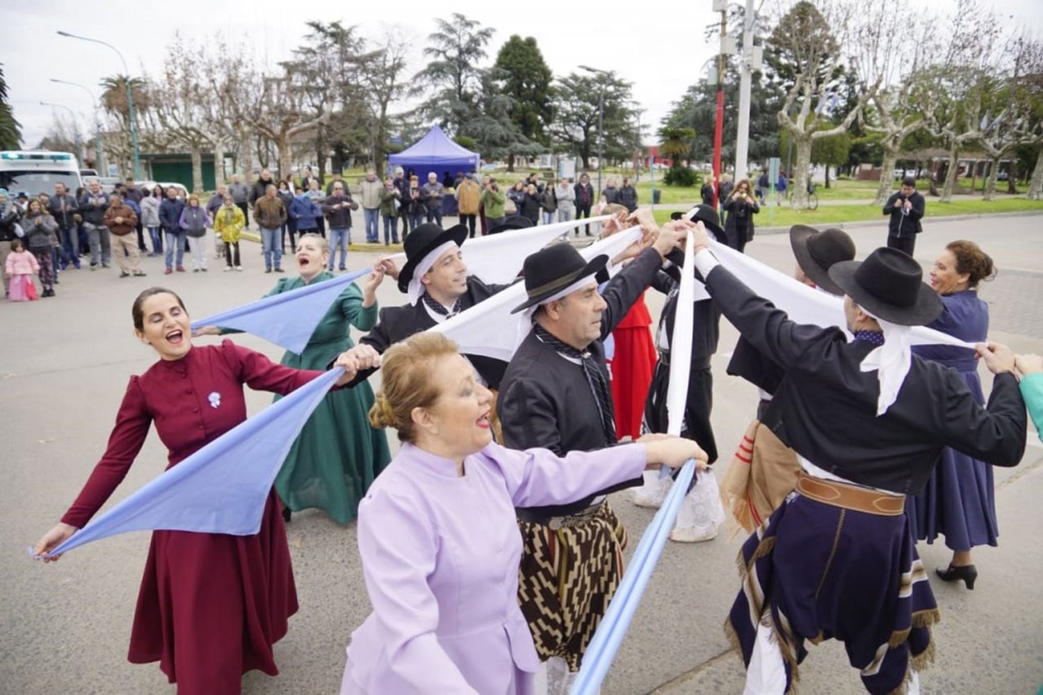 Otra clase de Pericón Nacional en el “Venite al Parque” del domingo 2 de julio