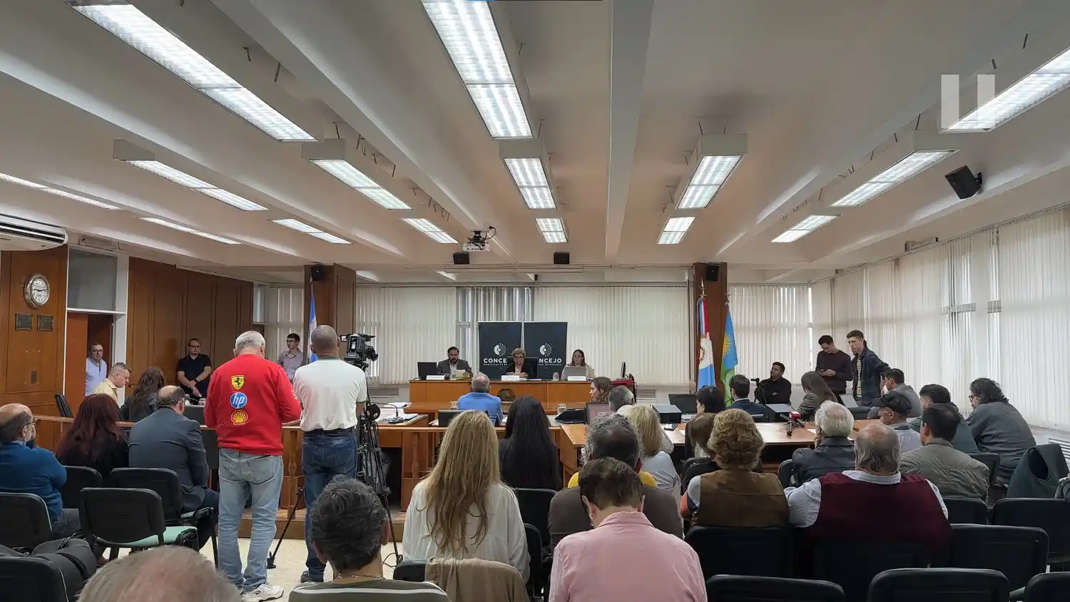 gerardo zanoni reconocido en el concejo - 4