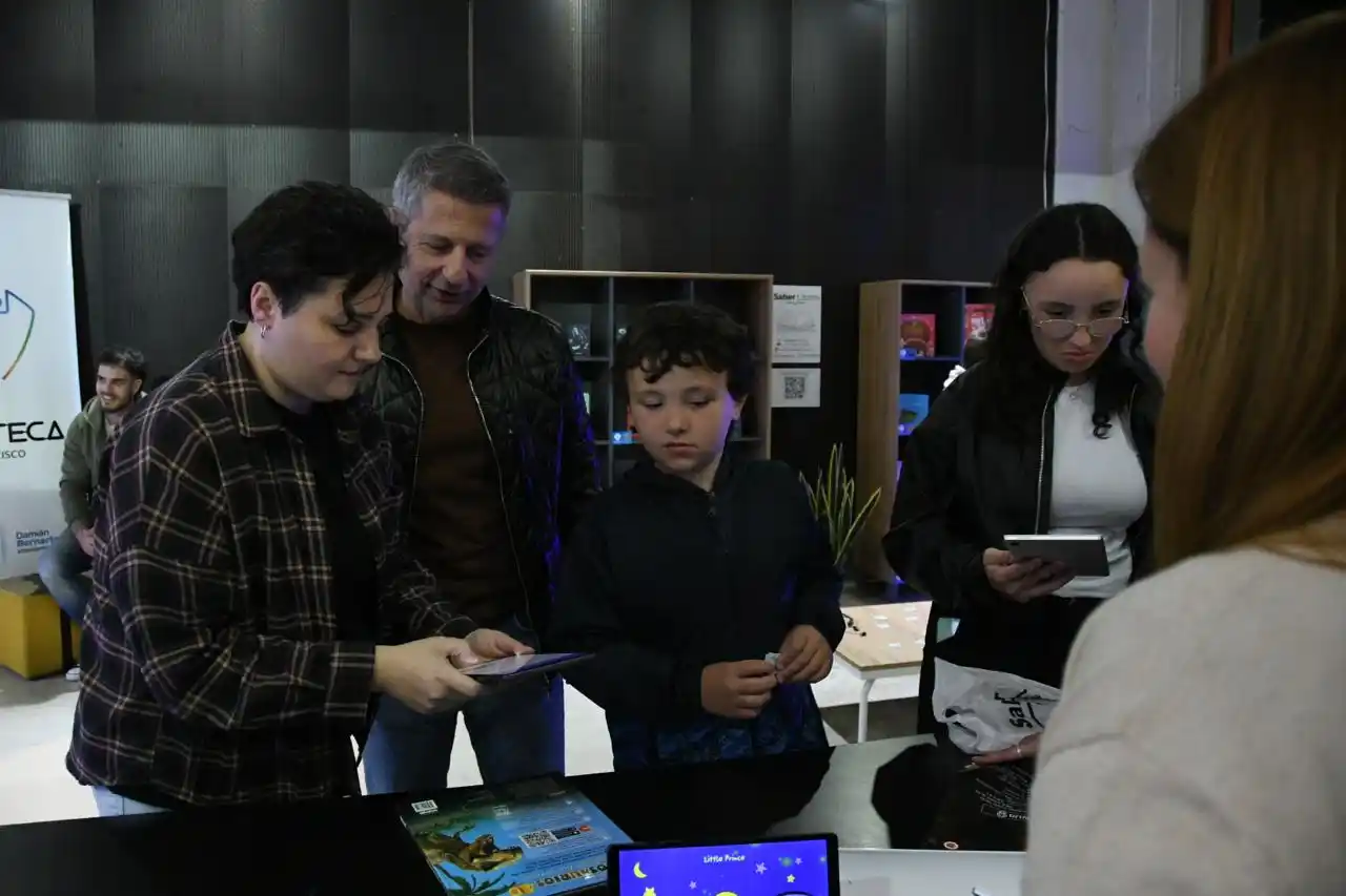 La Tecnoteca fusiona mundos en la Feria del Libro.