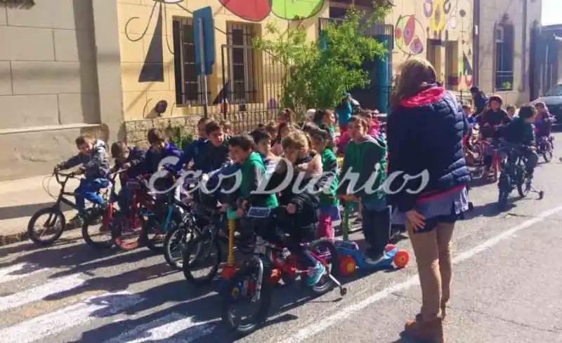 Con una bicicleteada, los chicos del jardín Lasalle aprendieron sobre educación vial