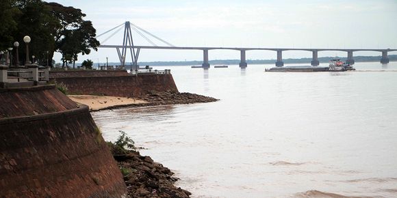 Río Paraná: los barcos salieron más livianos que nunca