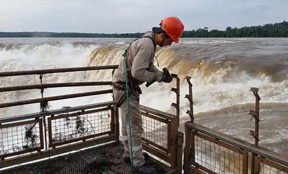 Cerraron preventivamente el circuito Garganta del Diablo ante la crecida del río Iguazú