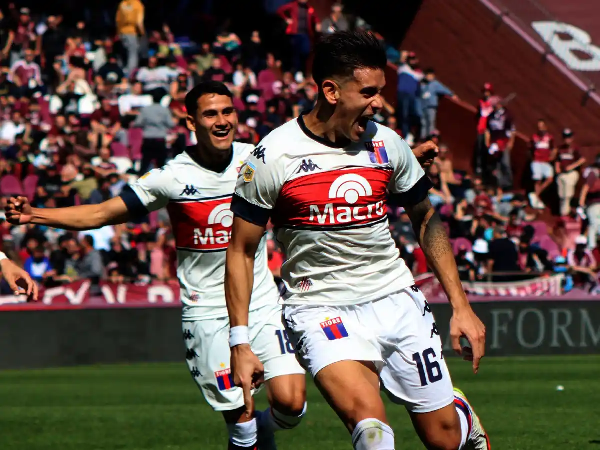 Tigre festejó sobre el final en cancha de Lanús