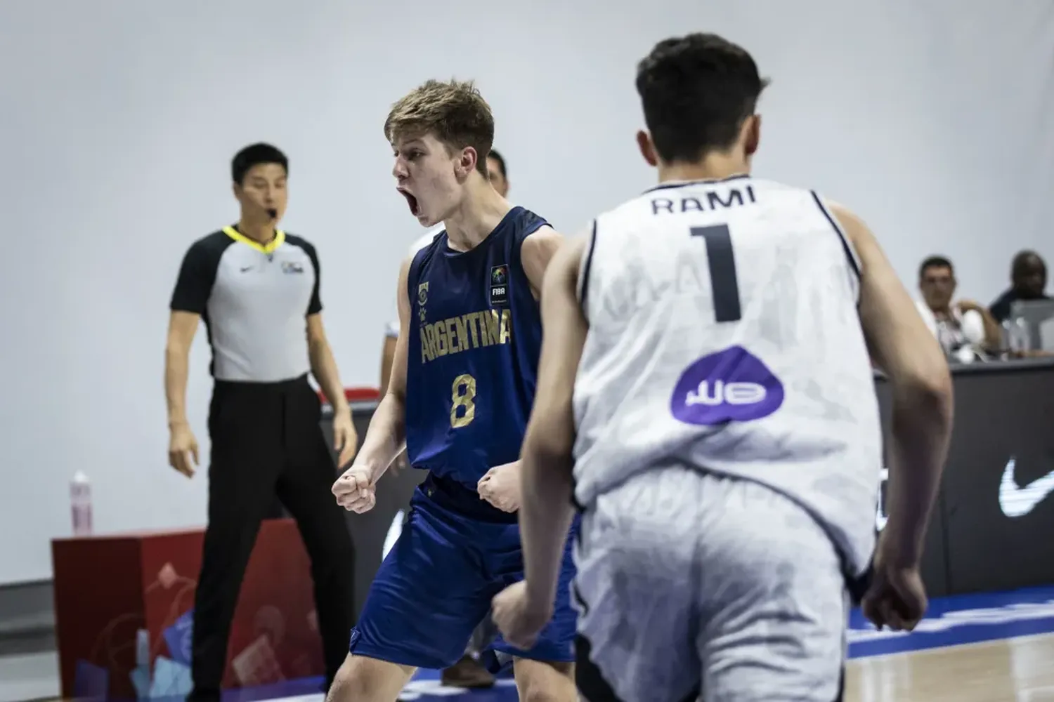 Matías Dominé celebrando uno de sus puntos ante Egipto (Foto: FIBA)