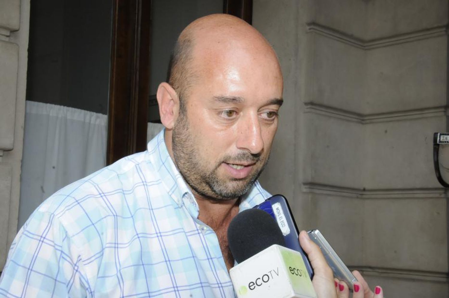 Polémica por realización de masiva fiesta que salpica al propio intendente