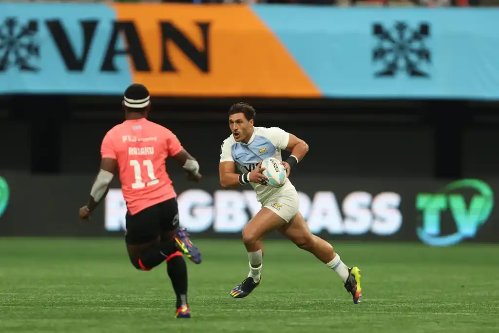 Isgro en acción frente a Fiji.