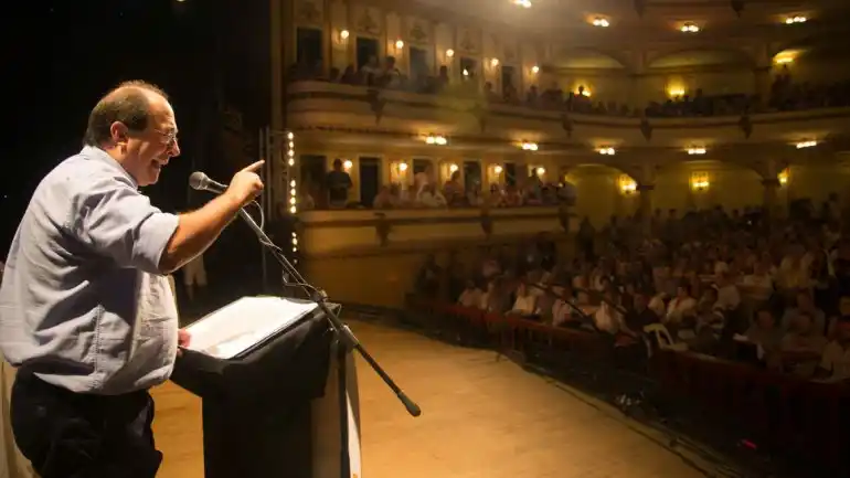 Convención UCR: Sanz pidió un acuerdo "electoralmente competitivo"