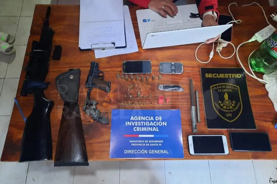 Múltiples allanamientos terminaron con dos personas detenidas y el secuestro de armas en la ciudad de Santo Tomé