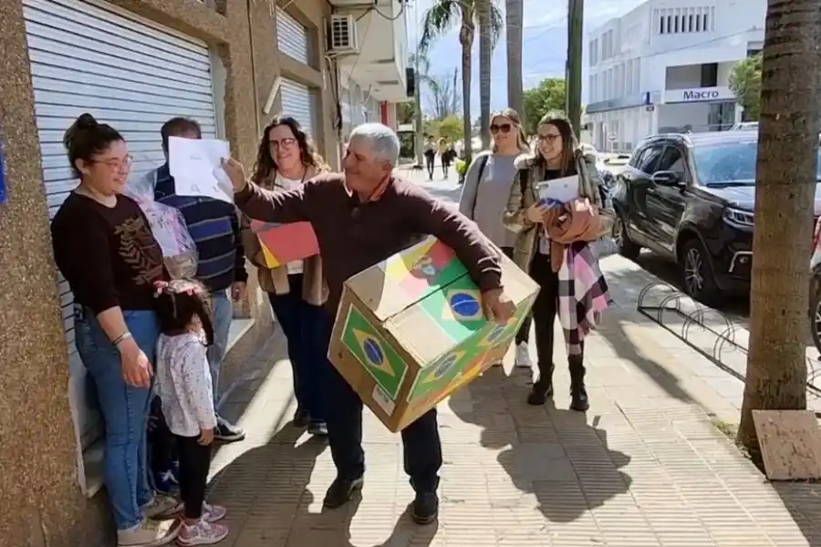 La familia brasileña viajó hasta el territorio santafesino y le cumplió el sueño a la nena.