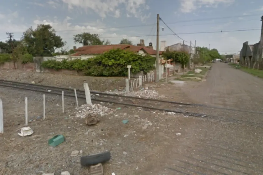 Una mujer fue atropellada por un tren.