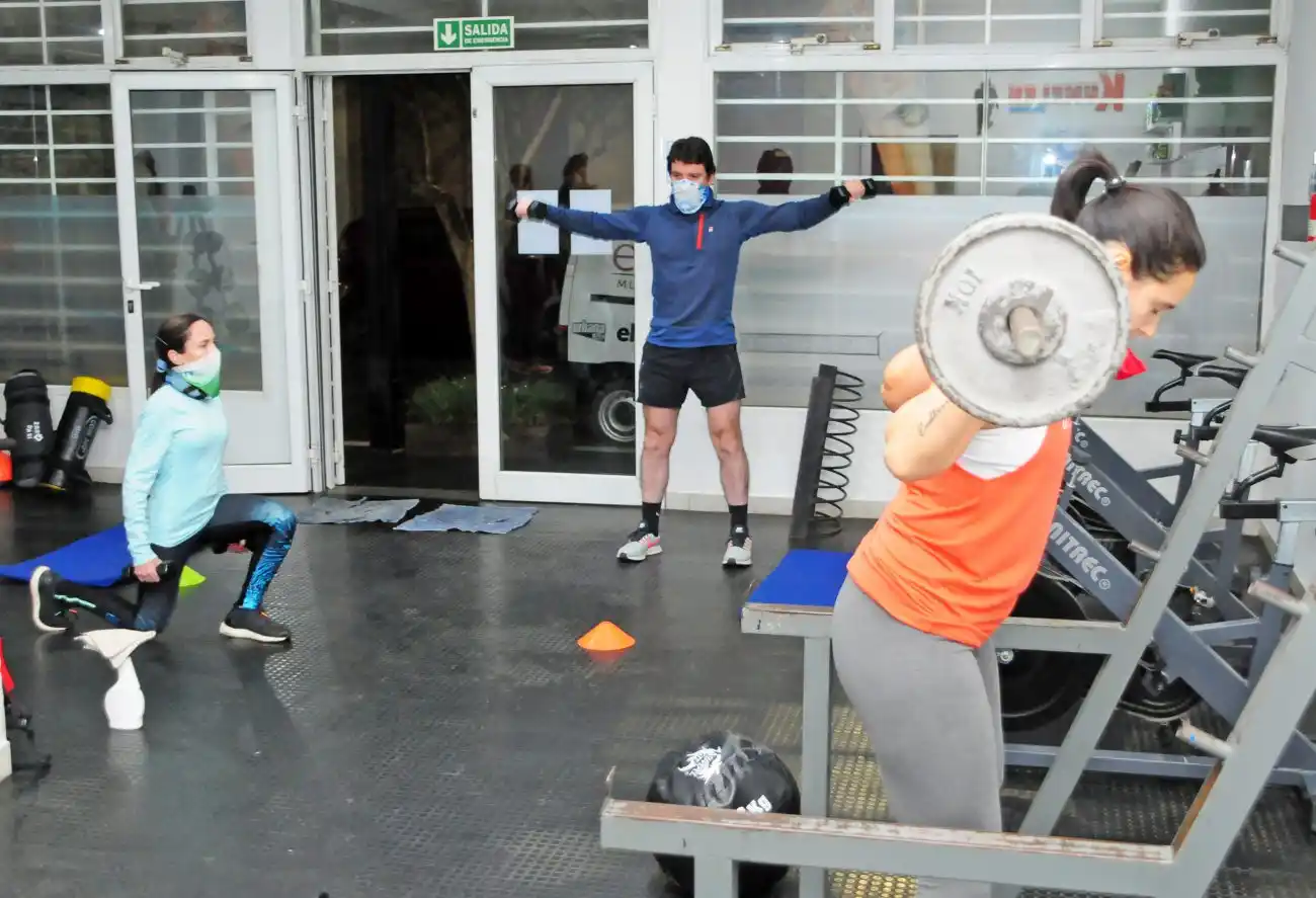 Advierten que las personas que estén realizando actividades en gimnasios serán multadas