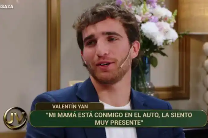 Valentín Yan recordó a su mamá en su visita a la mesa de Juana Viale.