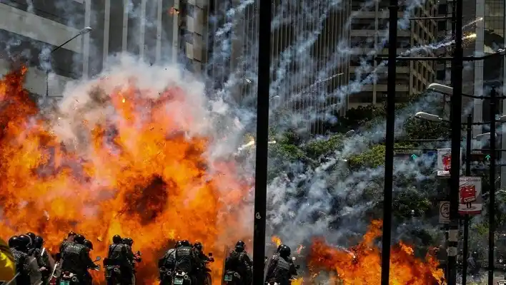Venezuela: en medio de la votación murieron 13 personas en las calles 