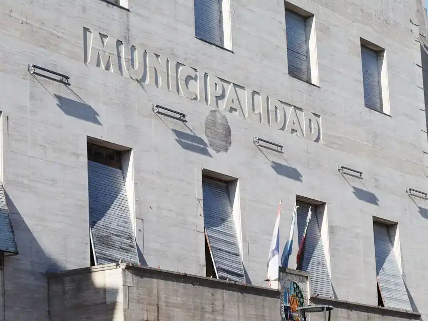 Empleados municipales logran acuerdo salarial del 12%