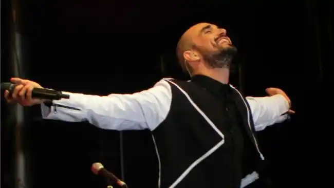 Abel Pintos cantó ante una multitud en la séptima noche de Jesús María