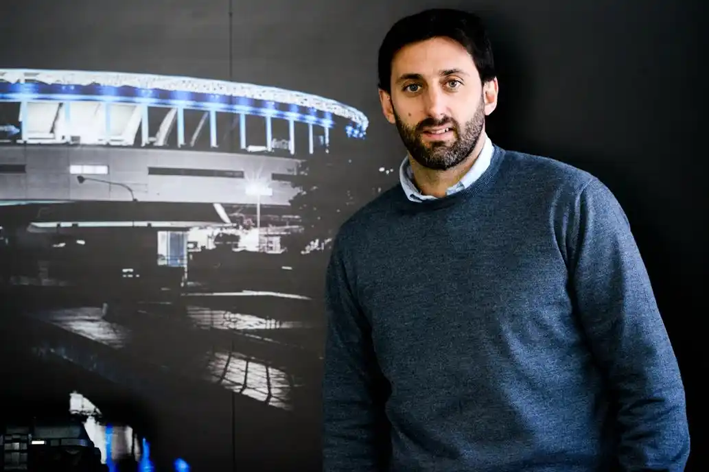 Milito: «Lo importante es proyectar un Racing de elite de acá a 10 años»