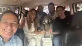 Holan, Cistinziano, Belloso, Broun y Di María, con el trofeo que AFA le regaló a Central.