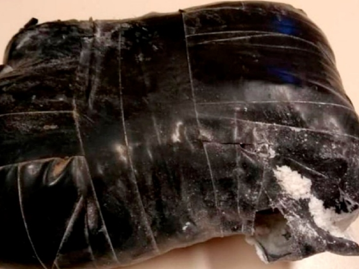 Río Cuarto: Un bulto con casi medio kilo de cocaína en el patio de una escuela
