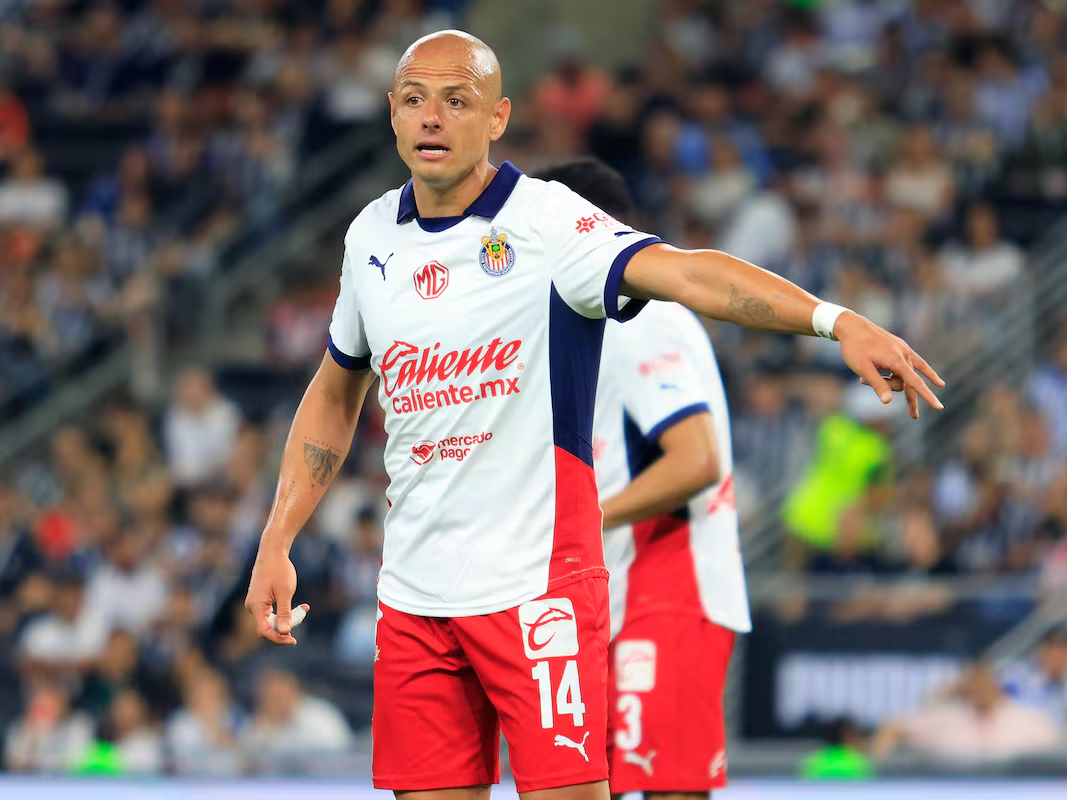 Javier " Chicharito" Hernández en un juego de las Chivas en abril de 2025.Jam Media .Foto:Getty Images