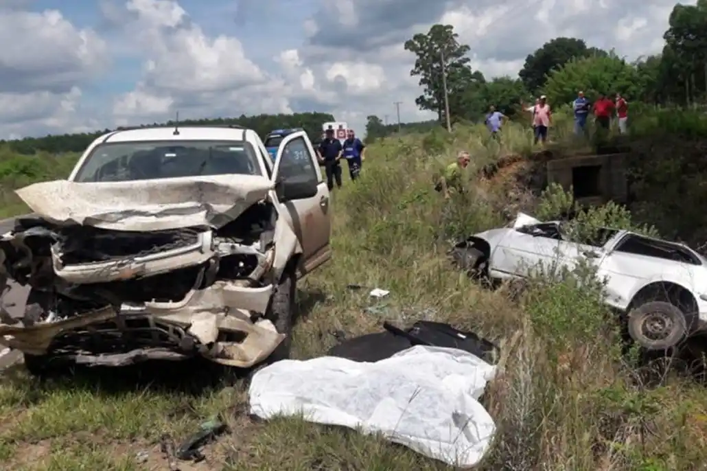 Murieron dos personas en un accidente ocurrido en el acceso a Puerto Yeruá