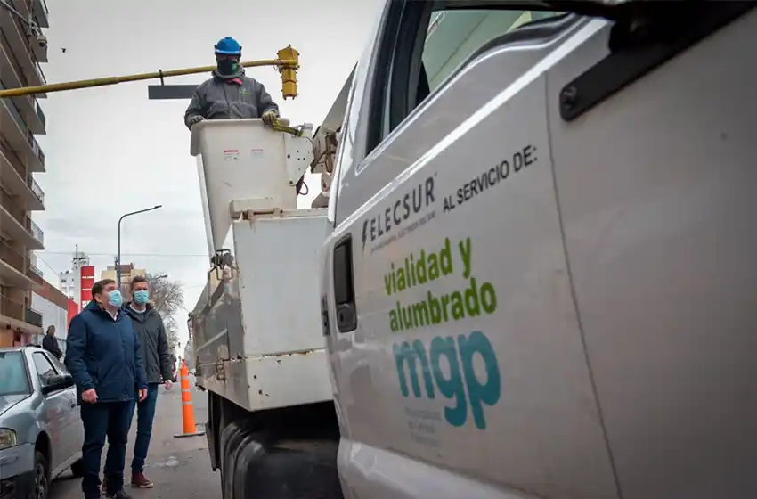 El Municipio mejora la iluminación sobre Avenida Luro