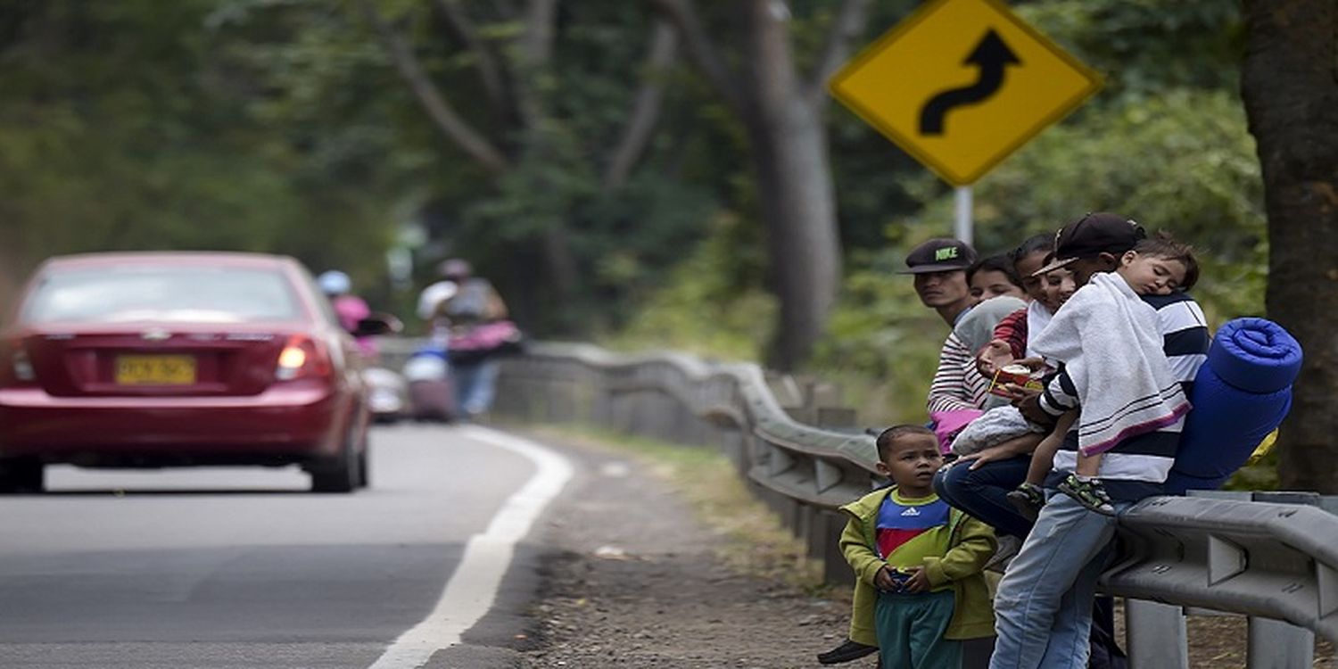 SE DEVUELVEN: crisis venezolana causa nueva ola de migrantes hacia Colombia