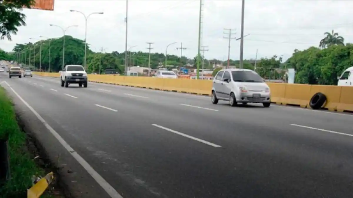 Conductor murió calcinado tras explosión de su vehículo