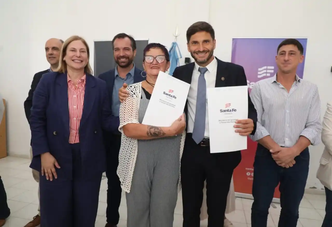 Regularización dominial: más familias de los 19 departamentos accedieron a su escritura en 2025