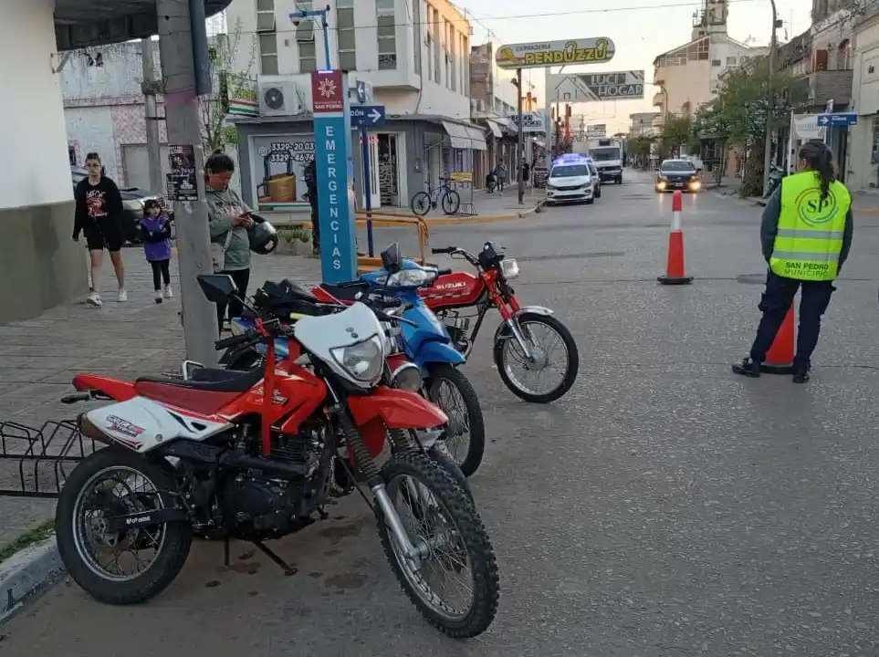 operativo tránsito motos secuestradas mitre alvear