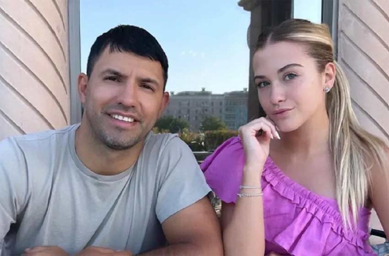 El Kun Agüero y Sofía Calzetti confirmaron el sexo del bebé con una tierna foto