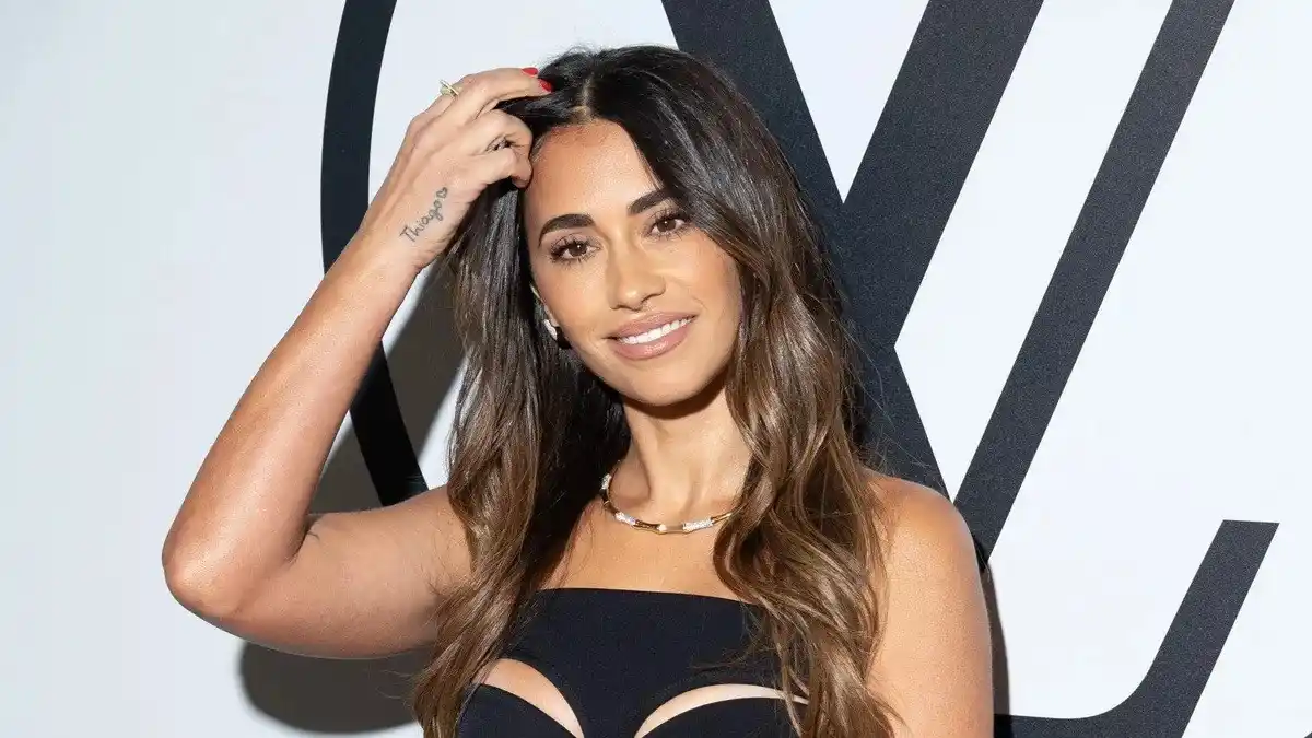 Antonela Roccuzzo sorprendió con una cartera exclusiva de la firma Moynat, reconocida por su marroquinería artesanal desde el siglo XIX/ Río Negro