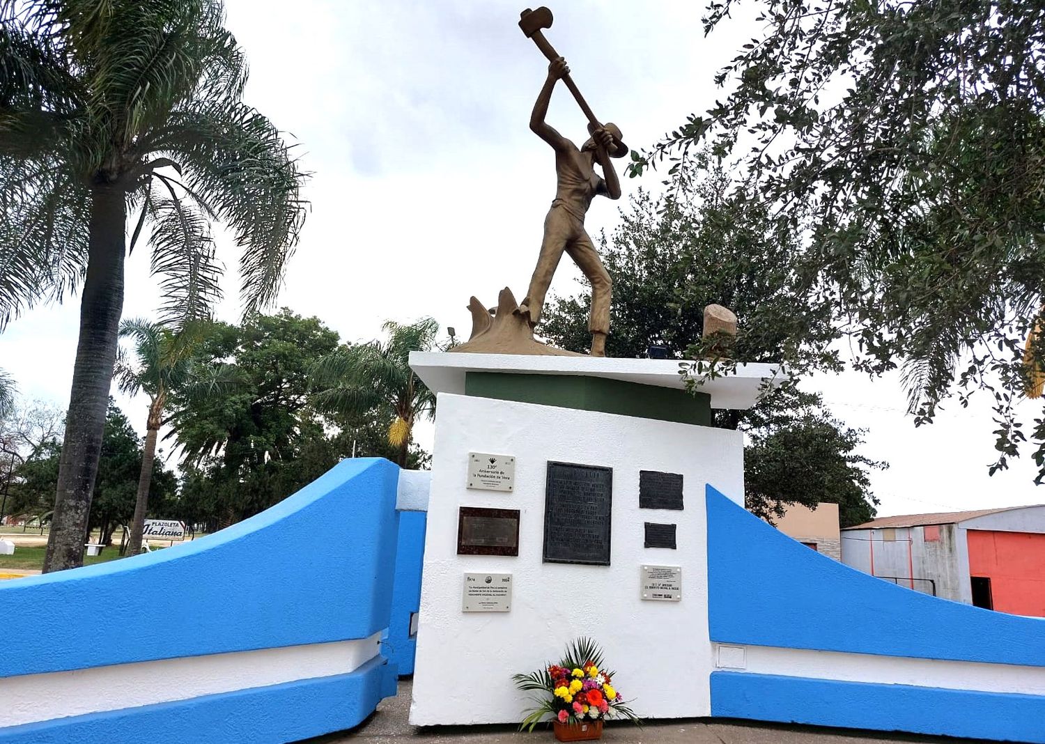 Cumplió 50 años el Monumento al Hachero