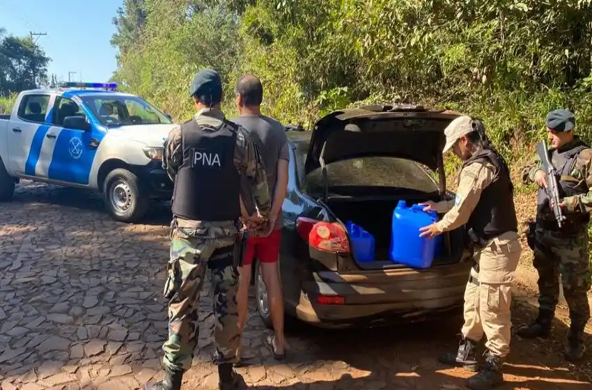 Prefectura detuvo a un hombre que transportaba 60 litros de cocaína líquida