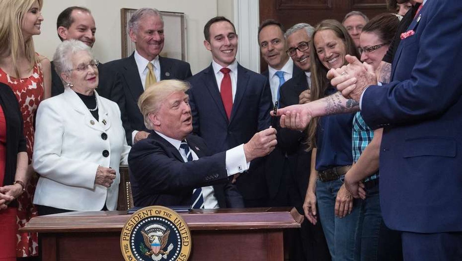 Trump niega vínculos con Rusia: "Es la mayor caza de brujas de toda la historia"