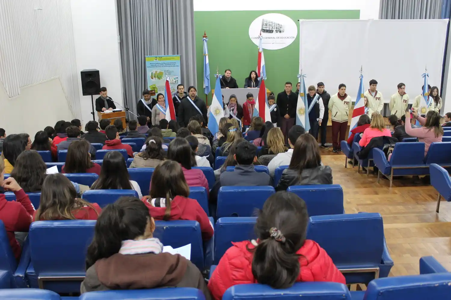 Alumnos de la escuela secundaria Nº 47 Eduardo Hasenkamp fueron premiados en la la décima edición provincial y primera regional de las Olimpiadas de Ambiente y Desarrollo Sustentable