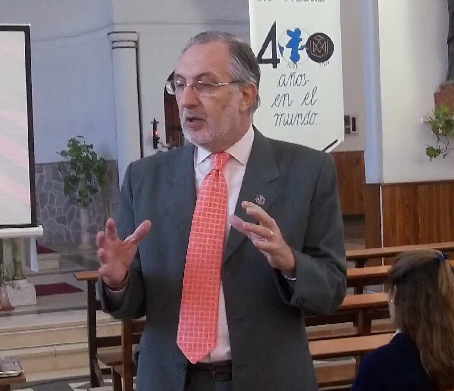 “No es obligatorio leer, pero vale la pena, la vida se hace más rica”