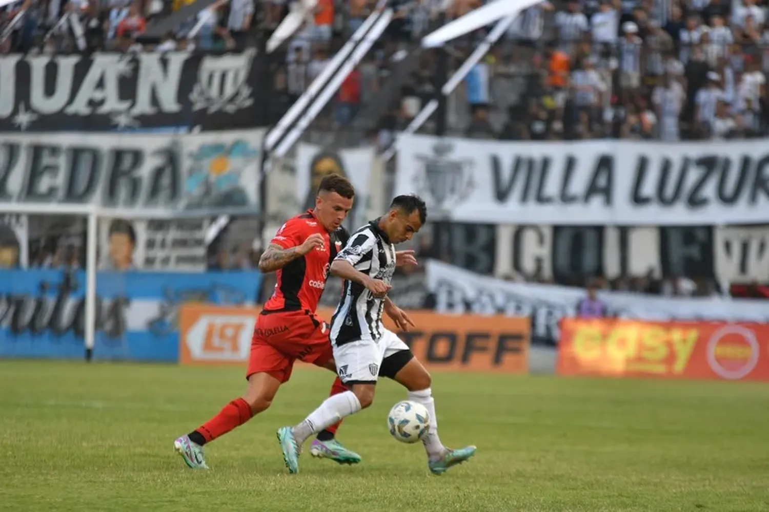 Colón rescató un empate ante Chaco For Ever