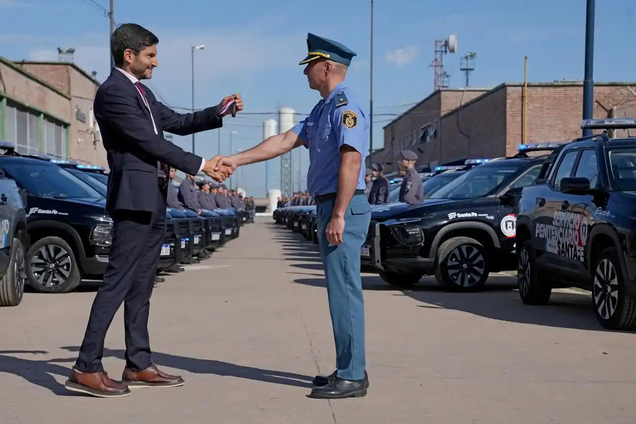 Pullaro a las fuerzas de seguridad: “Lograron algo que parecía impensado en la provincia y en Argentina, que es reducir los niveles de delito y de violencia” - 1