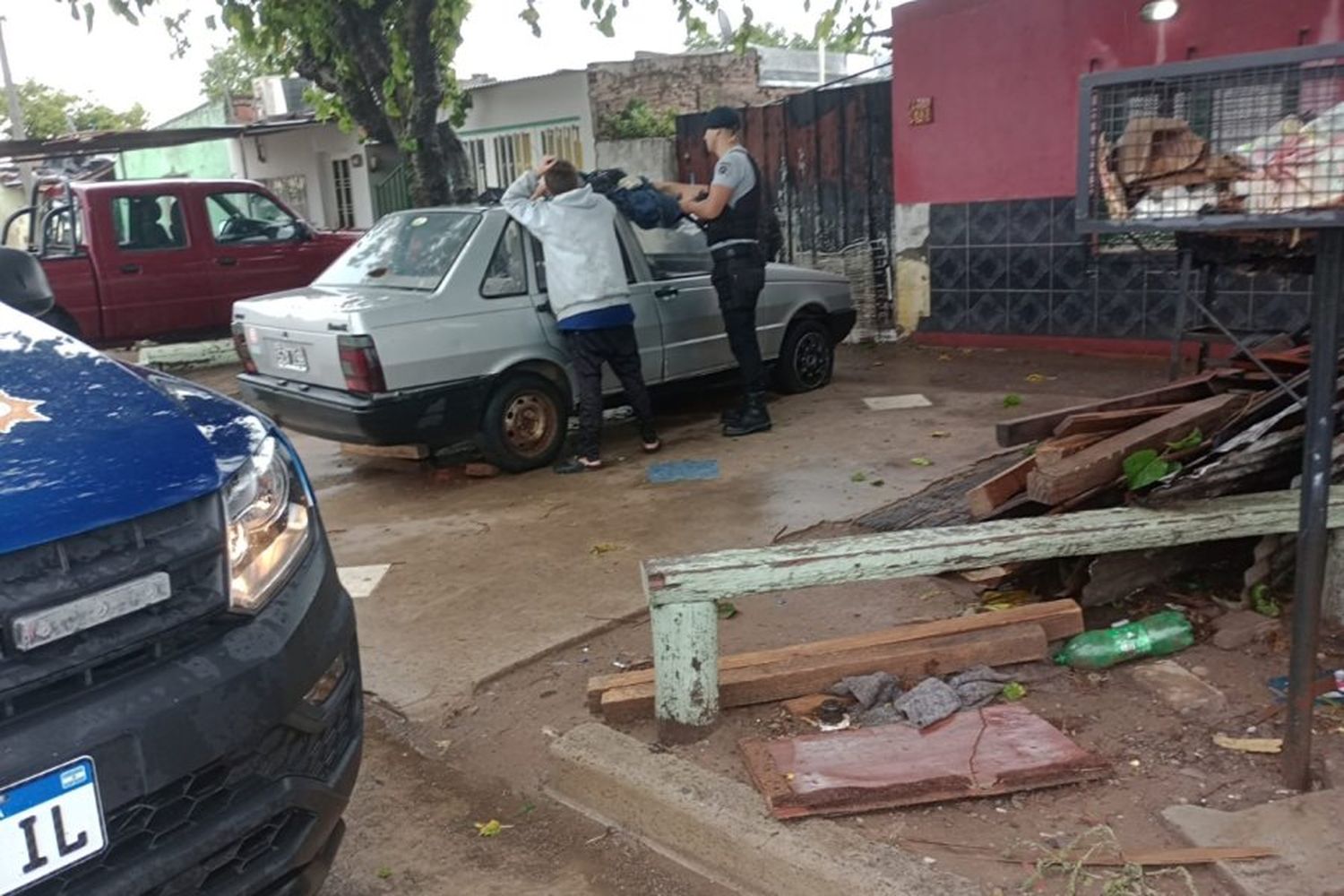 Circulaba de forma sospechosa con elementos en su poder y no pudo explicar su procedencia: acabó detenido