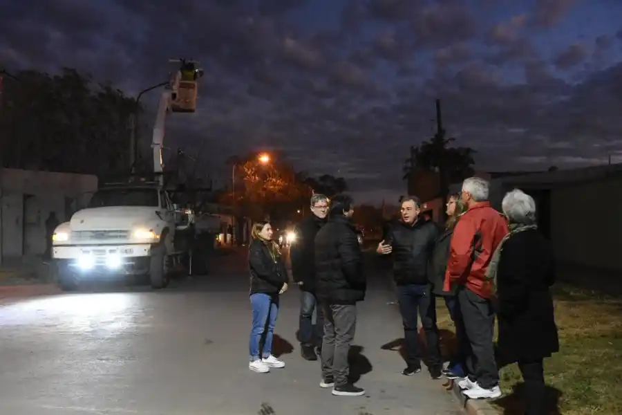 Se inauguraron luces LED en barrio Barranquitas