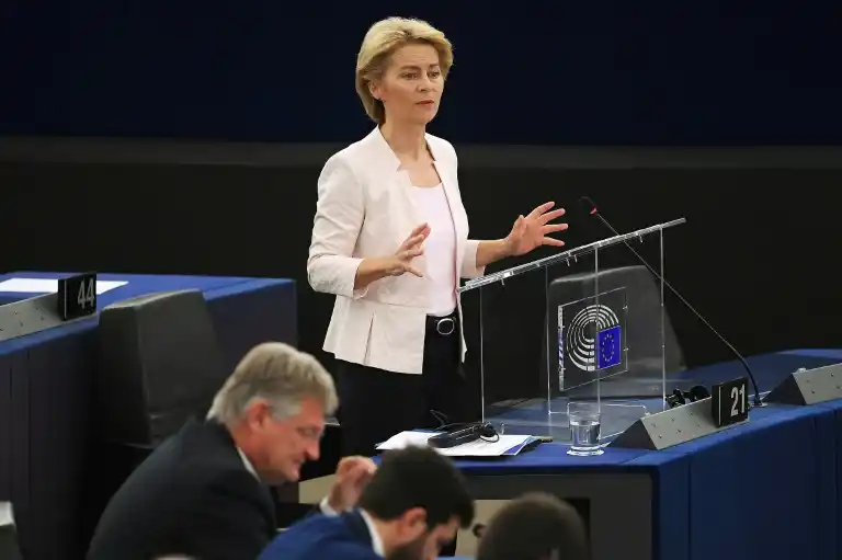 La conservadora Von der Leyen, primera mujer que presidirá la Comisión Europea