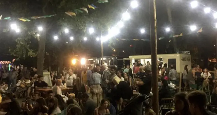 Un “patio gastronómico”  en el exbalneario