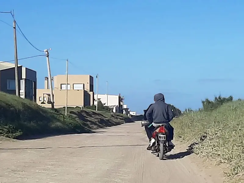 Otra vez vecinos ponen en fuga a sospechosos en Bahía de los Vientos
