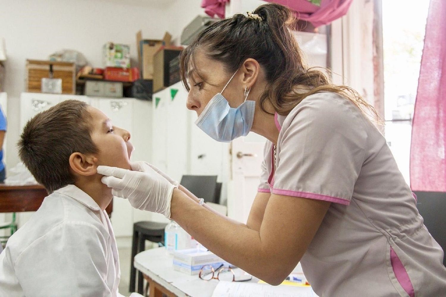 Recomiendan hábitos de salud bucodental para las infancias