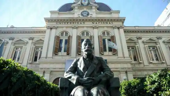 El Gobierno recorta programas científicos: quedarán solo los que estén “al servicio del crecimiento económico”