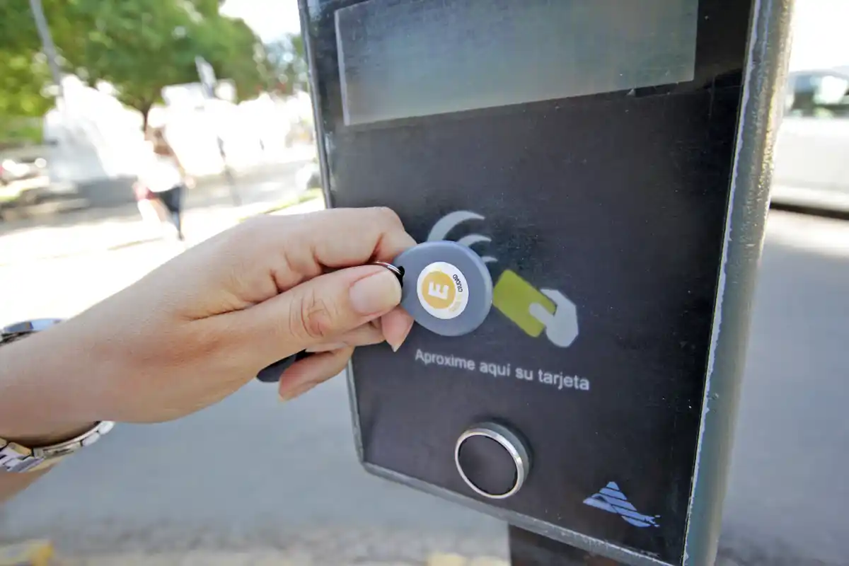 Se entregaron 5500 llaveros para estacionar en parquímetros de la Ciudad